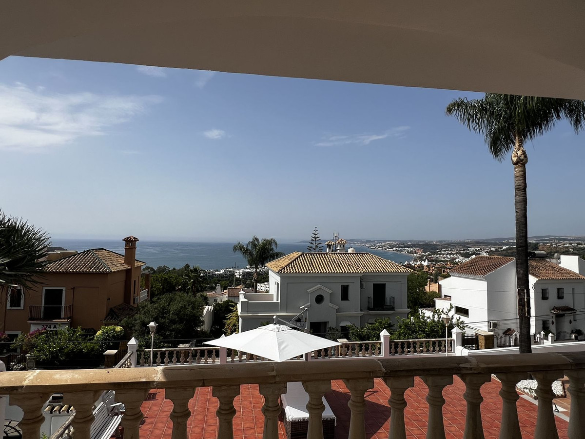 5 Bed Townhouse for sale in Estepona Costa Del Sol, Málaga, Spain