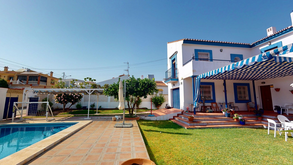 4 Bed Townhouse for sale in Chilches Costa Del Sol East, Málaga, Spain