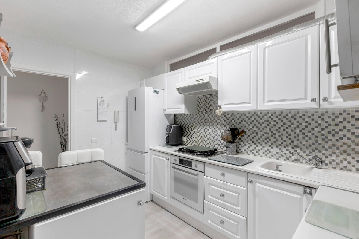 Se vende Apartamento Planta Media de 2 dormitorios en Costa Blanca, Alicante, España