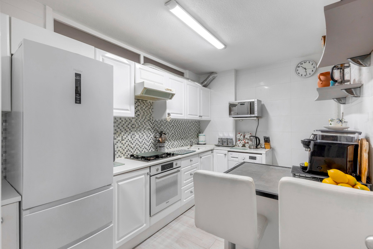 Se vende Apartamento Planta Media de 2 dormitorios en Costa Blanca, Alicante, España