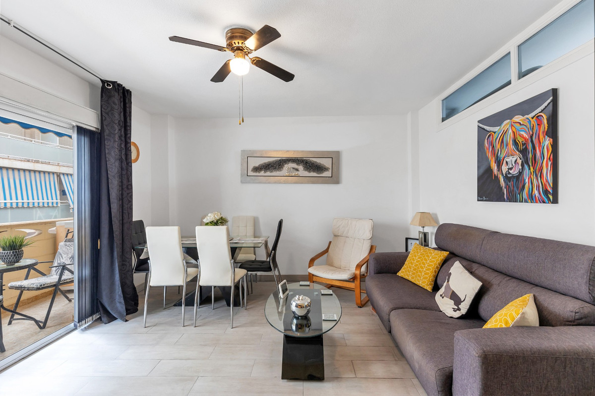 Se vende Apartamento Planta Media de 2 dormitorios en Costa Blanca, Alicante, España