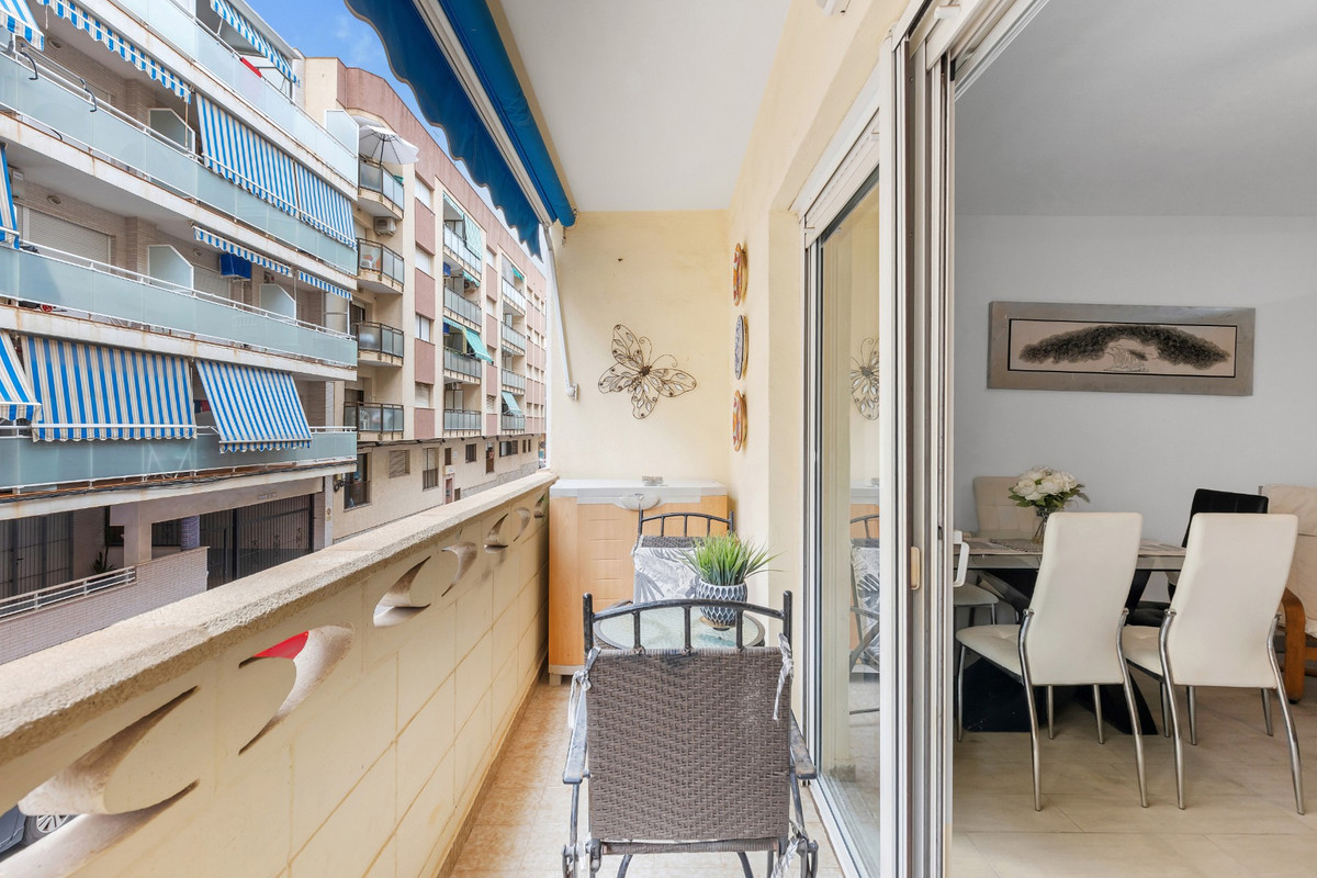 Se vende Apartamento Planta Media de 2 dormitorios en Costa Blanca, Alicante, España