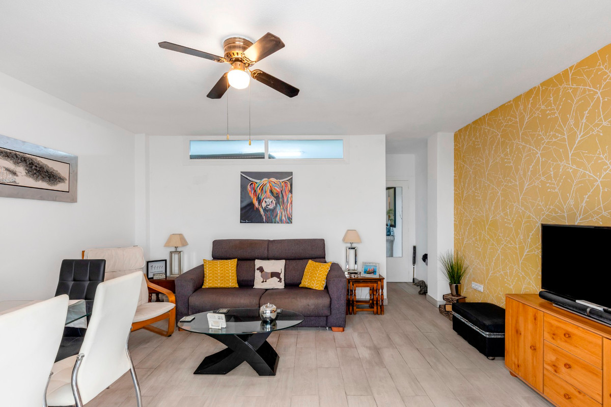 Se vende Apartamento Planta Media de 2 dormitorios en Costa Blanca, Alicante, España