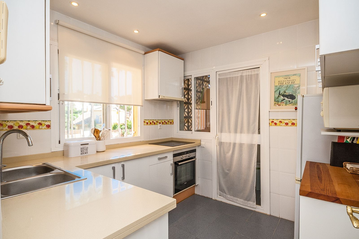 3 Bed Apartment for sale in Cabopino Costa Del Sol, Málaga, Spain