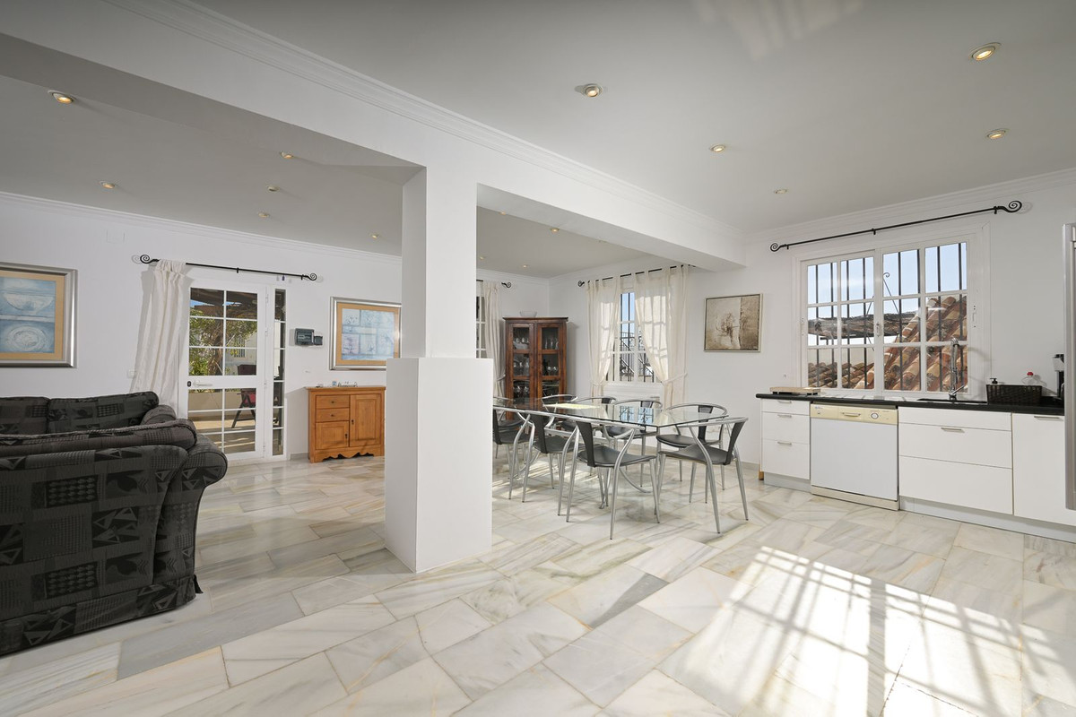 Se vende Adosada de 5 dormitorios en Costa Del Sol East, Málaga, España
