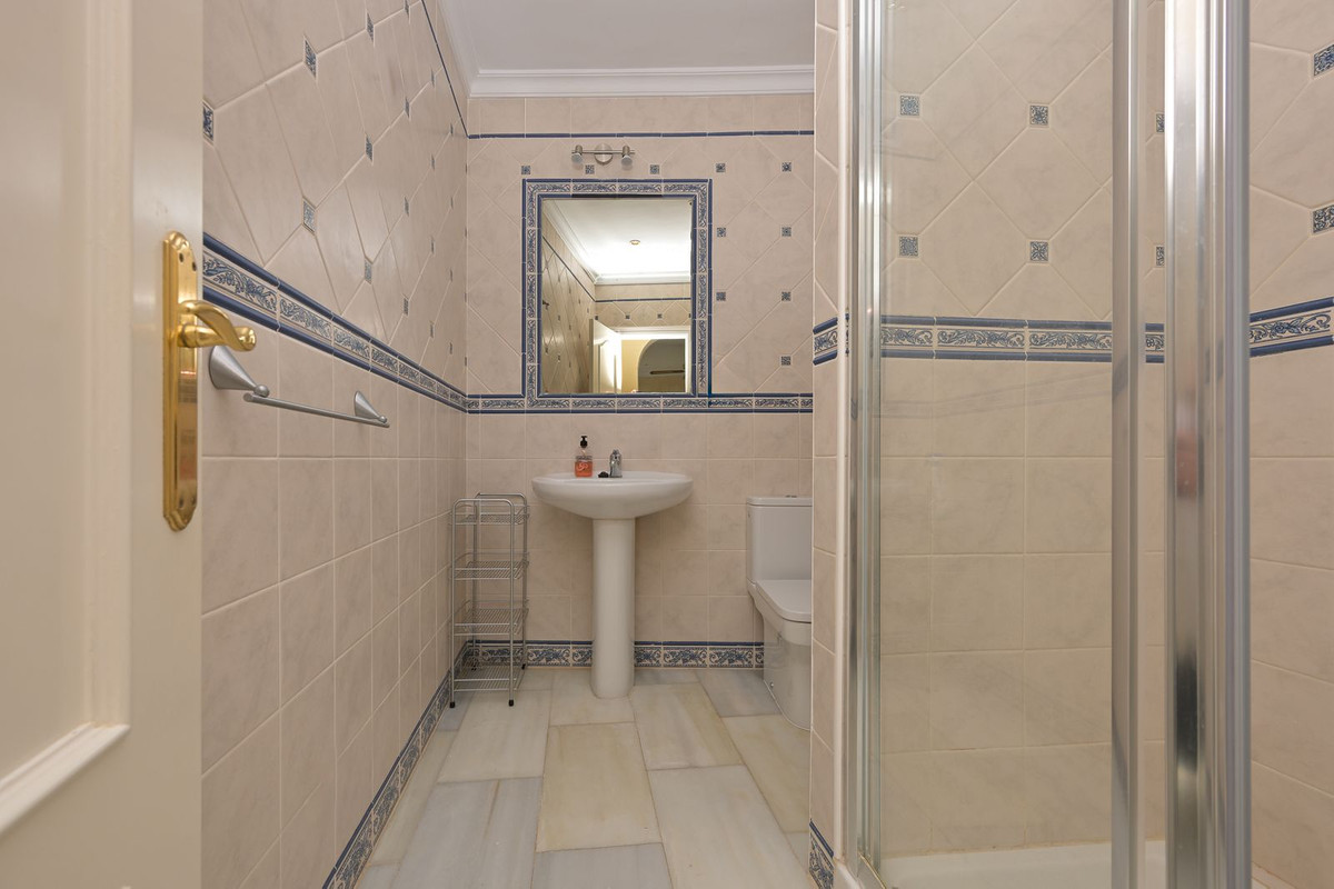 Se vende Adosada de 5 dormitorios en Costa Del Sol East, Málaga, España