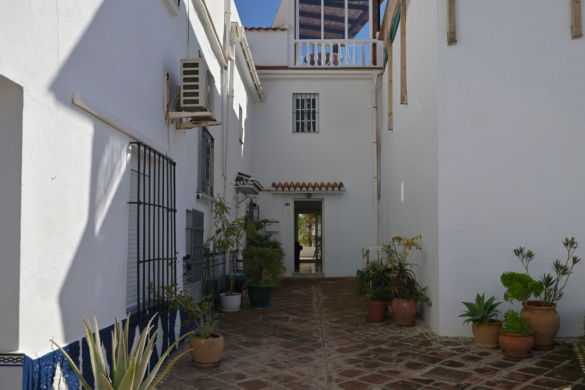 Se vende Adosada de 5 dormitorios en Costa Del Sol East, Málaga, España