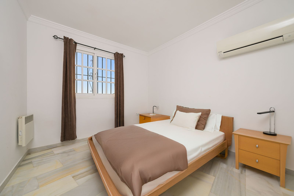 Se vende Adosada de 5 dormitorios en Costa Del Sol East, Málaga, España