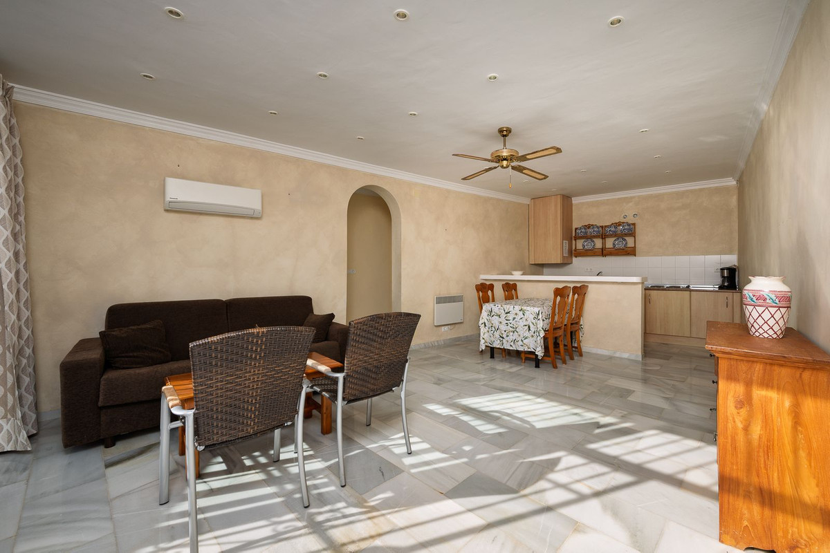 Se vende Adosada de 5 dormitorios en Costa Del Sol East, Málaga, España