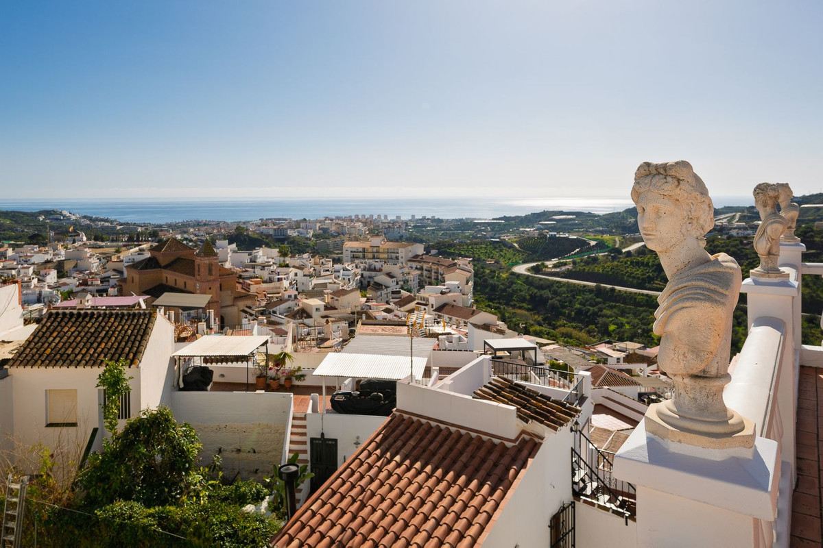 Se vende Adosada de 5 dormitorios en Costa Del Sol East, Málaga, España