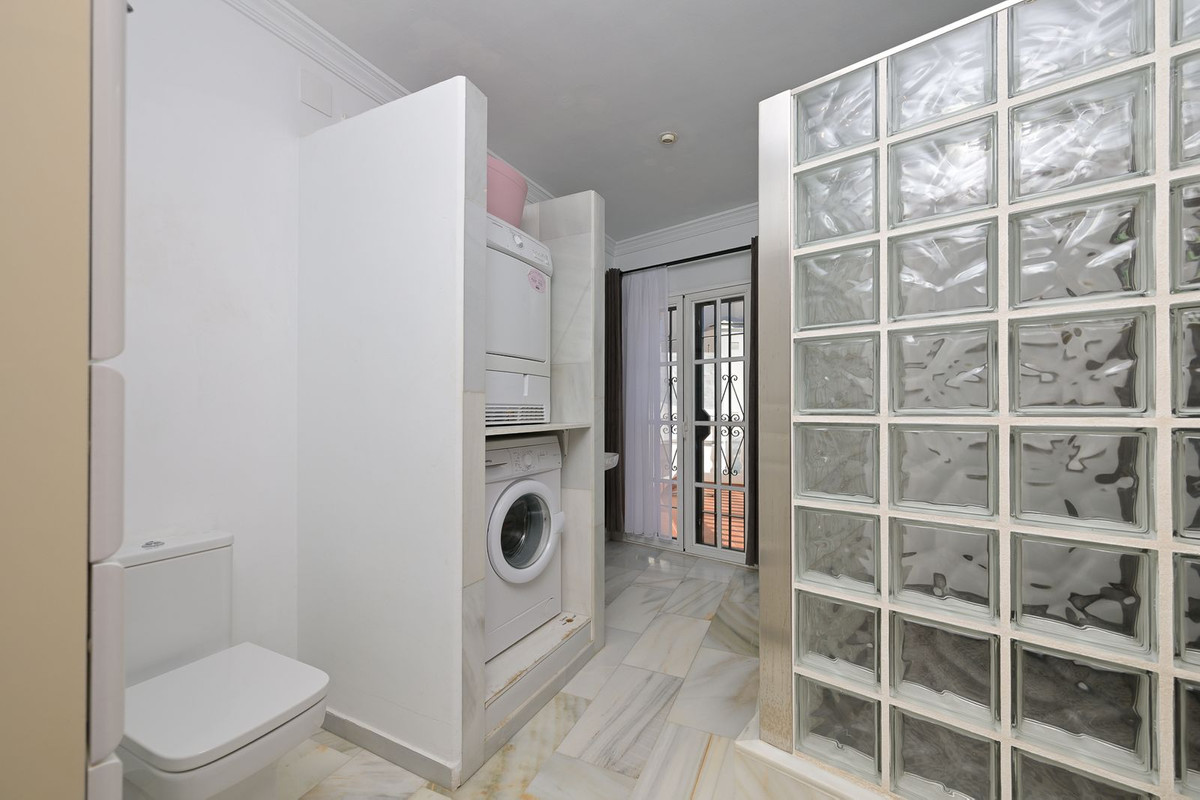 Se vende Adosada de 5 dormitorios en Costa Del Sol East, Málaga, España
