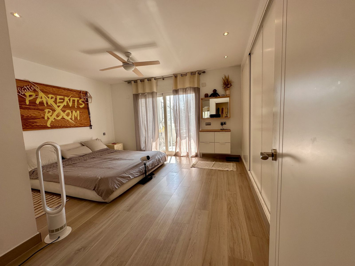 3 Bed Apartment for sale in Benahavís Costa Del Sol, Málaga, Spain