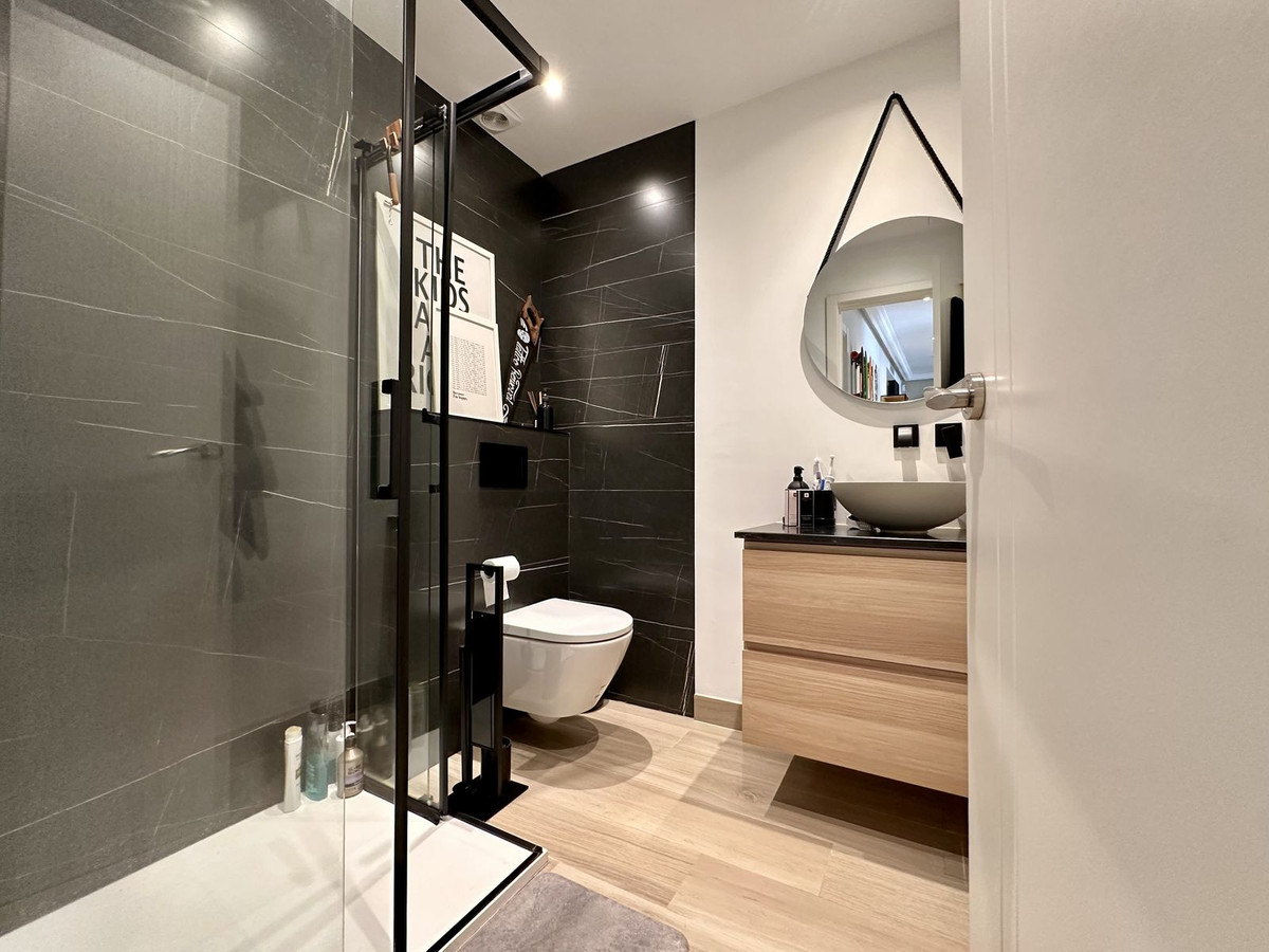 3 Bed Apartment for sale in Benahavís Costa Del Sol, Málaga, Spain