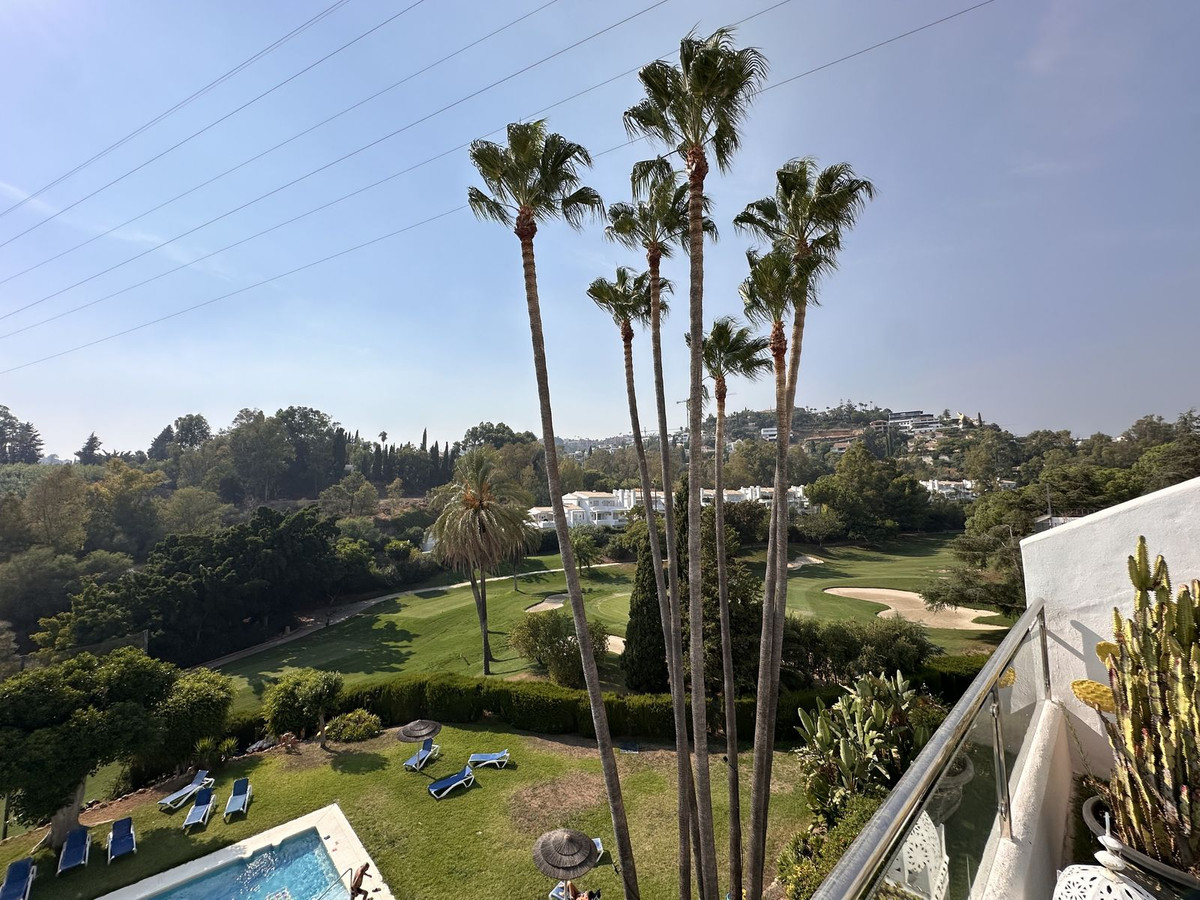 3 Bed Apartment for sale in Benahavís Costa Del Sol, Málaga, Spain