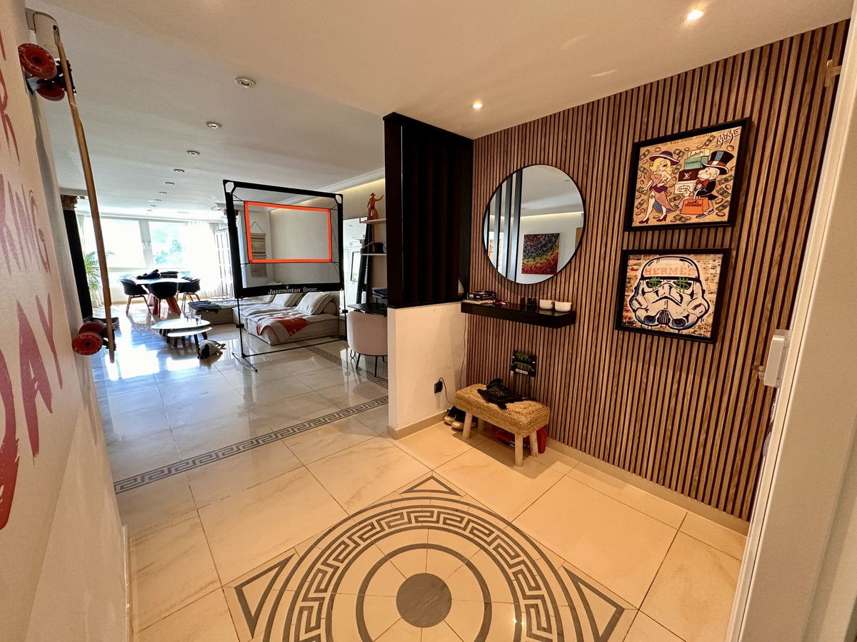 3 Bed Apartment for sale in Benahavís Costa Del Sol, Málaga, Spain