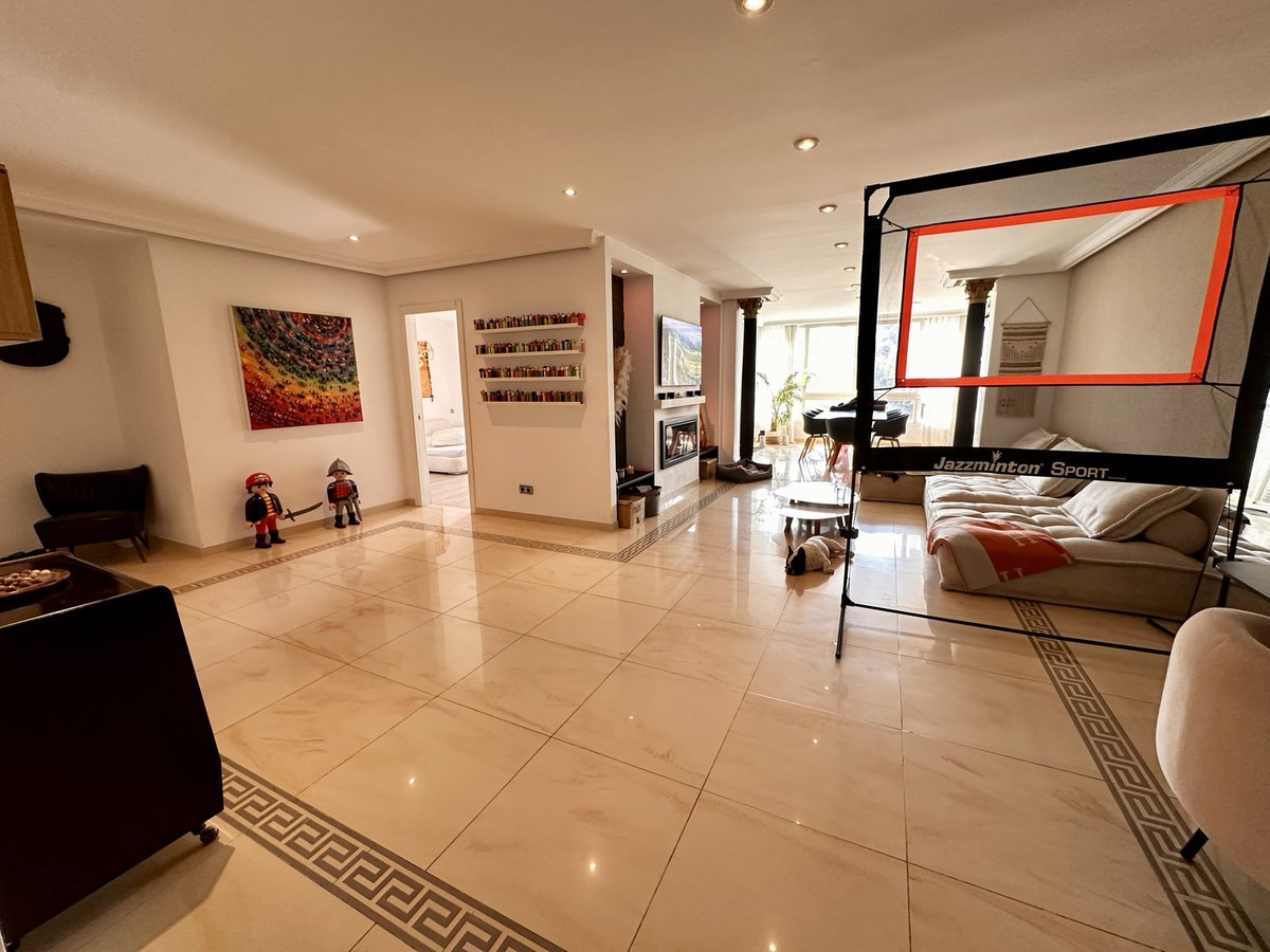 3 Bed Apartment for sale in Benahavís Costa Del Sol, Málaga, Spain