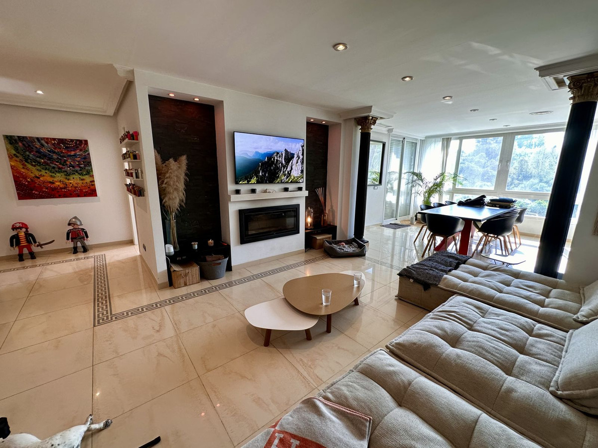 3 Bed Apartment for sale in Benahavís Costa Del Sol, Málaga, Spain