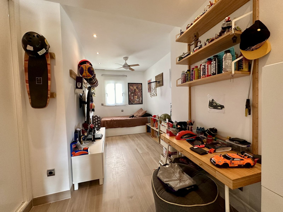 3 Bed Apartment for sale in Benahavís Costa Del Sol, Málaga, Spain