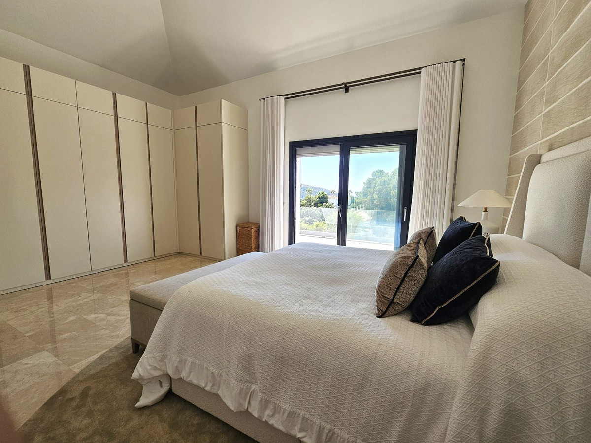 4 Bed Townhouse for sale in Benahavís Costa Del Sol, Málaga, Spain
