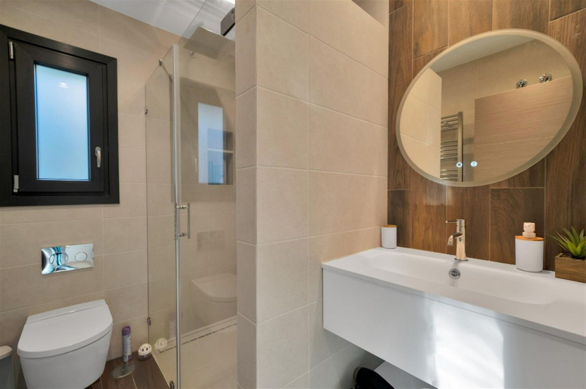 4 Bed Townhouse for sale in Benahavís Costa Del Sol, Málaga, Spain