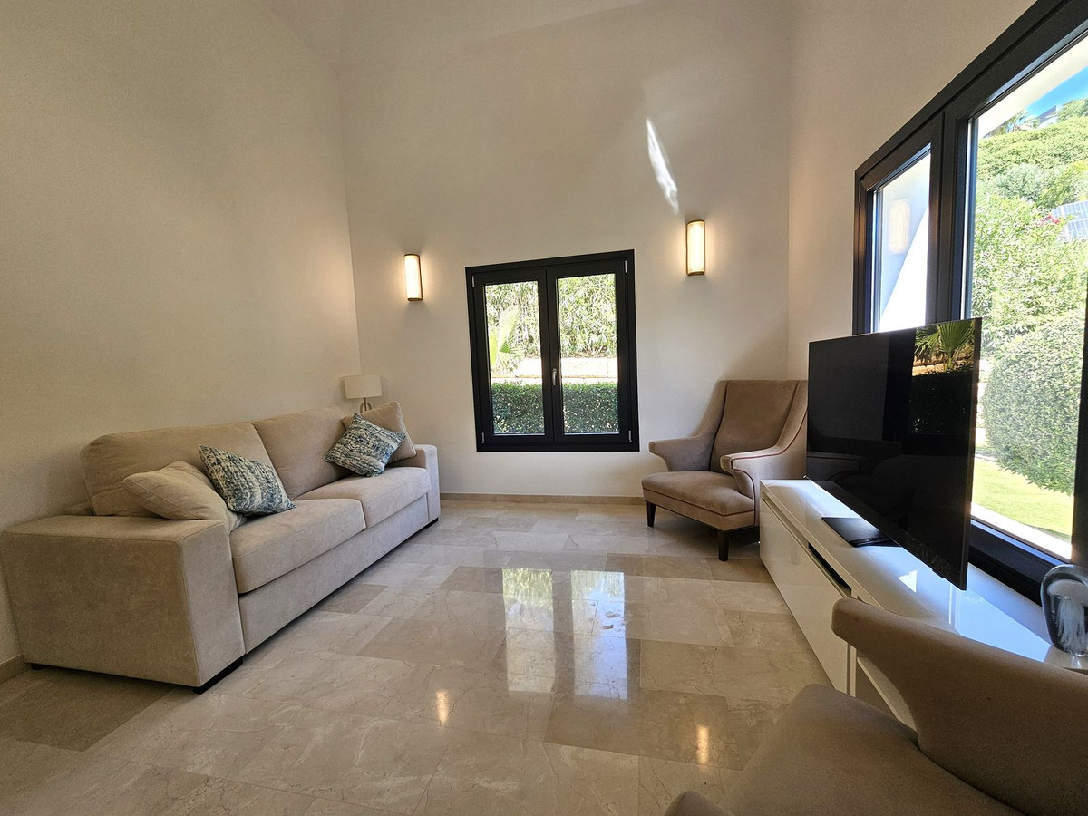 4 Bed Townhouse for sale in Benahavís Costa Del Sol, Málaga, Spain
