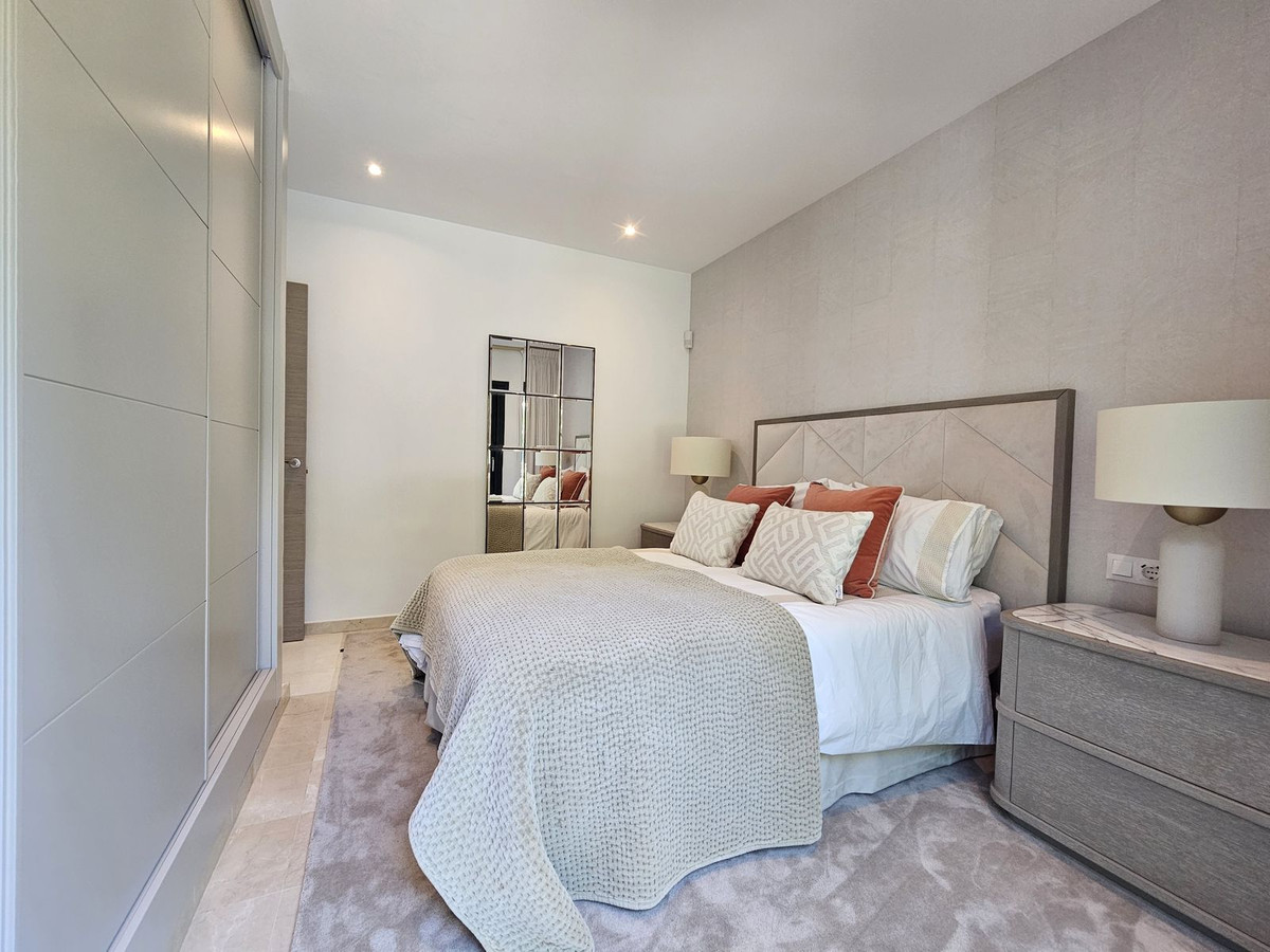 4 Bed Townhouse for sale in Benahavís Costa Del Sol, Málaga, Spain