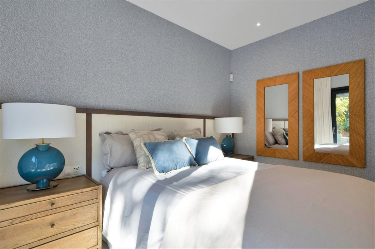 4 Bed Townhouse for sale in Benahavís Costa Del Sol, Málaga, Spain