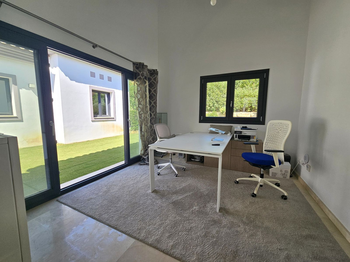 4 Bed Townhouse for sale in Benahavís Costa Del Sol, Málaga, Spain