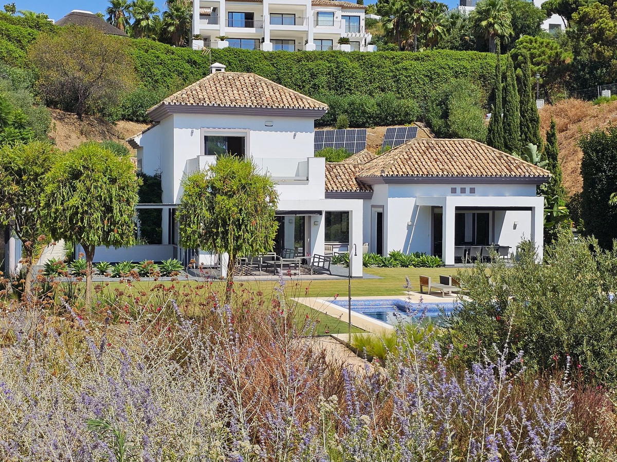 4 Bed Townhouse for sale in Benahavís Costa Del Sol, Málaga, Spain