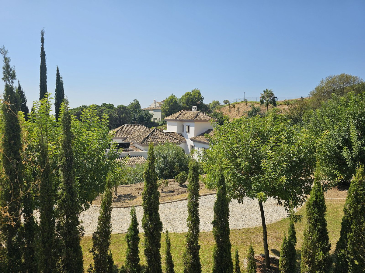 4 Bed Townhouse for sale in Benahavís Costa Del Sol, Málaga, Spain