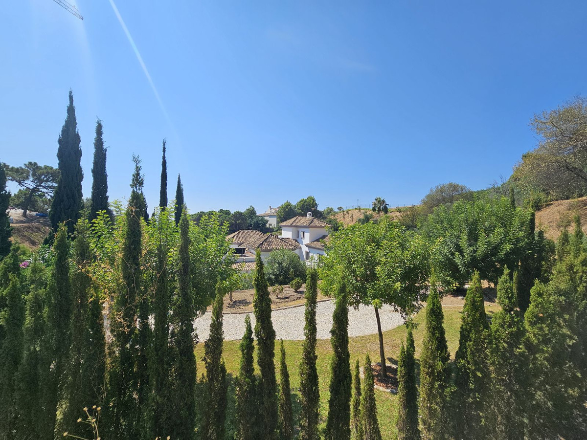 4 Bed Townhouse for sale in Benahavís Costa Del Sol, Málaga, Spain