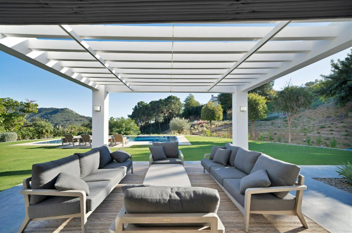 4 Bed Townhouse for sale in Benahavís Costa Del Sol, Málaga, Spain