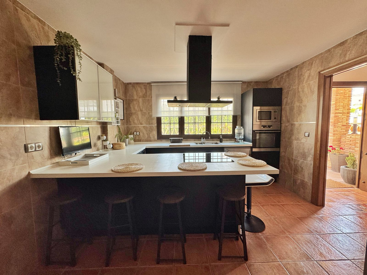 3 Bed Townhouse for sale in Sierrezuela Costa Del Sol, Málaga, Spain