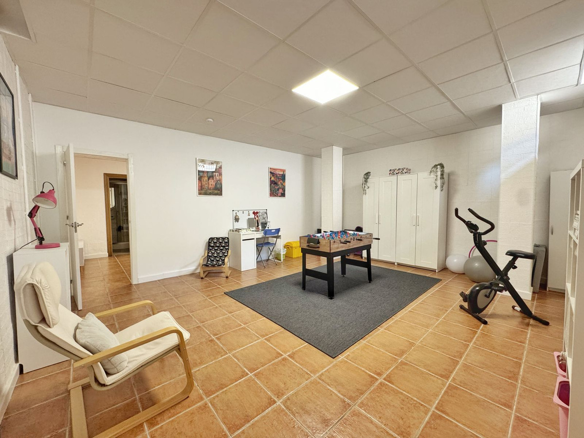 3 Bed Townhouse for sale in Sierrezuela Costa Del Sol, Málaga, Spain