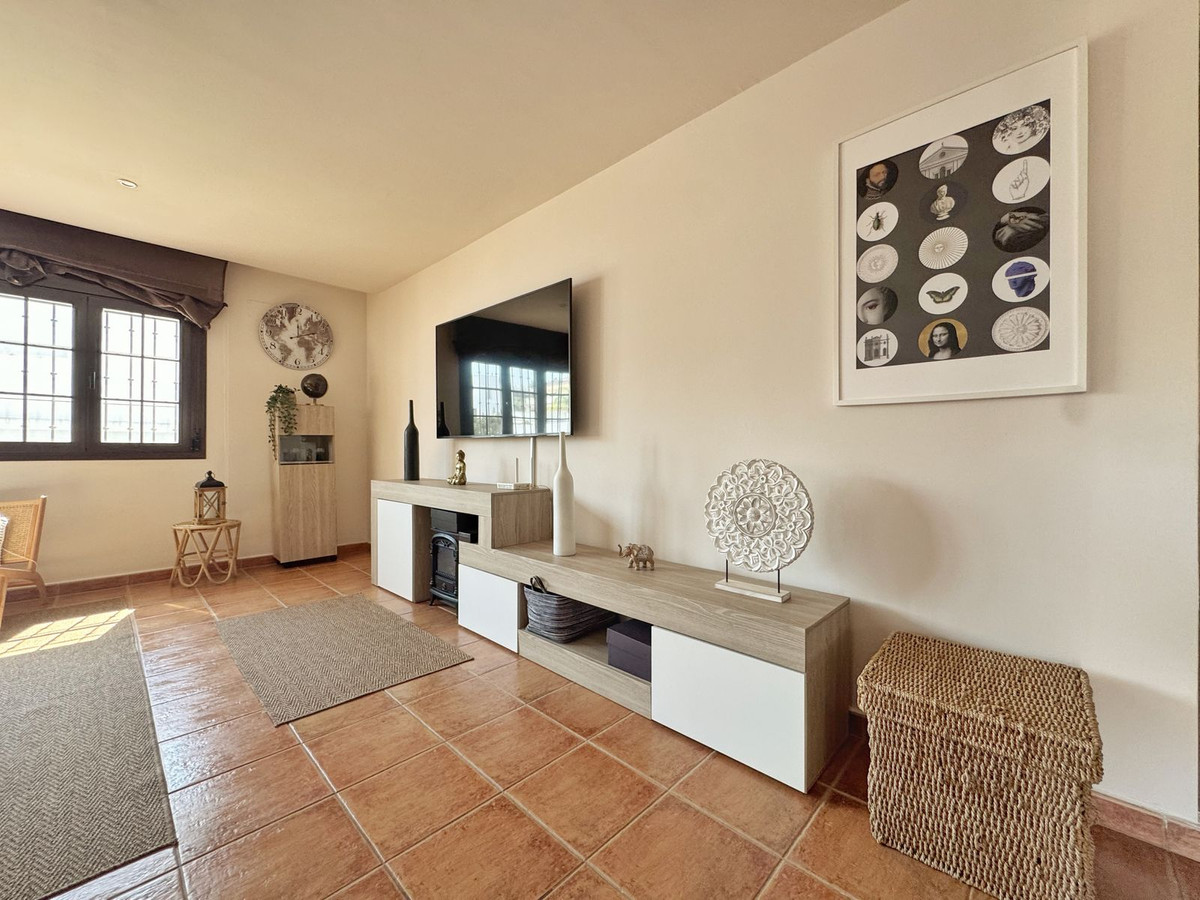 3 Bed Townhouse for sale in Sierrezuela Costa Del Sol, Málaga, Spain