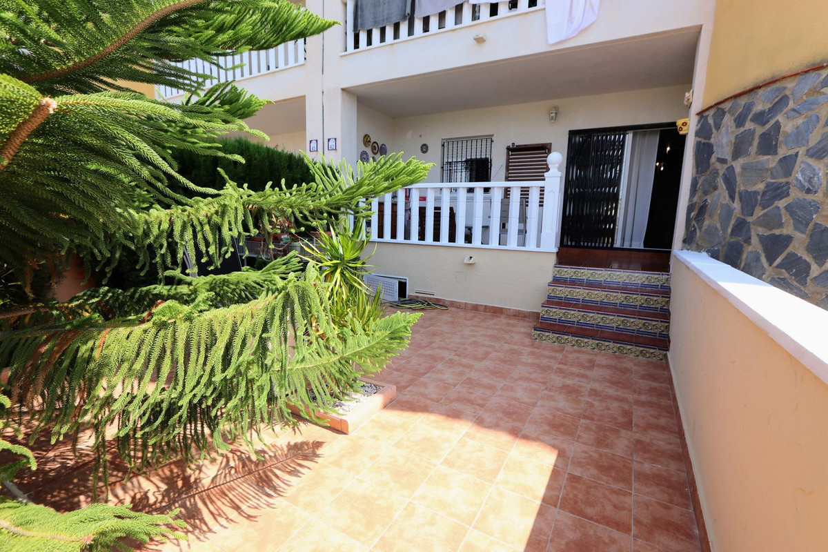 Se vende Apartamento Planta Baja de 2 dormitorios en Costa Blanca, Alicante, España