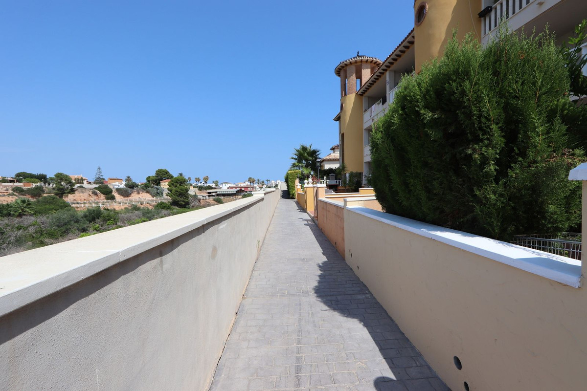 Se vende Apartamento Planta Baja de 2 dormitorios en Costa Blanca, Alicante, España