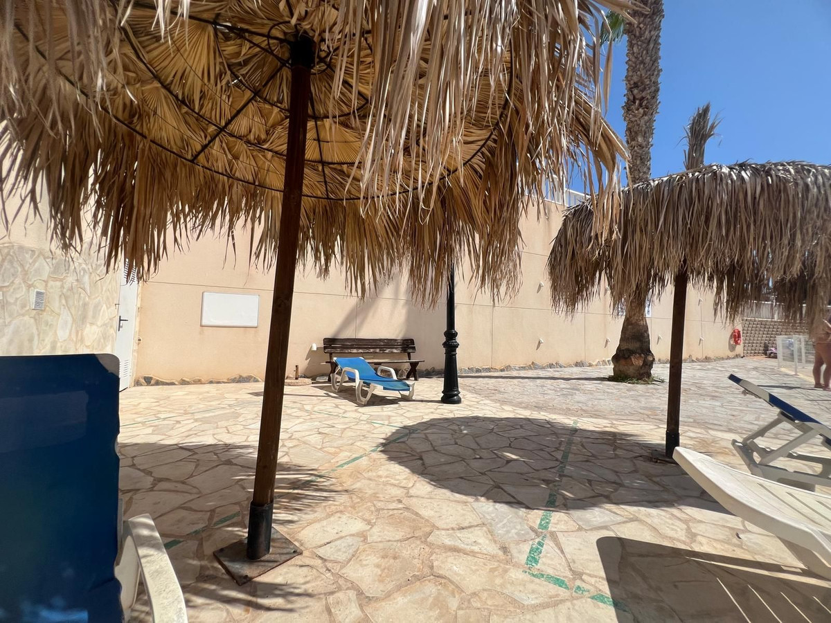 Se vende Apartamento Planta Baja de 2 dormitorios en Costa Blanca, Alicante, España