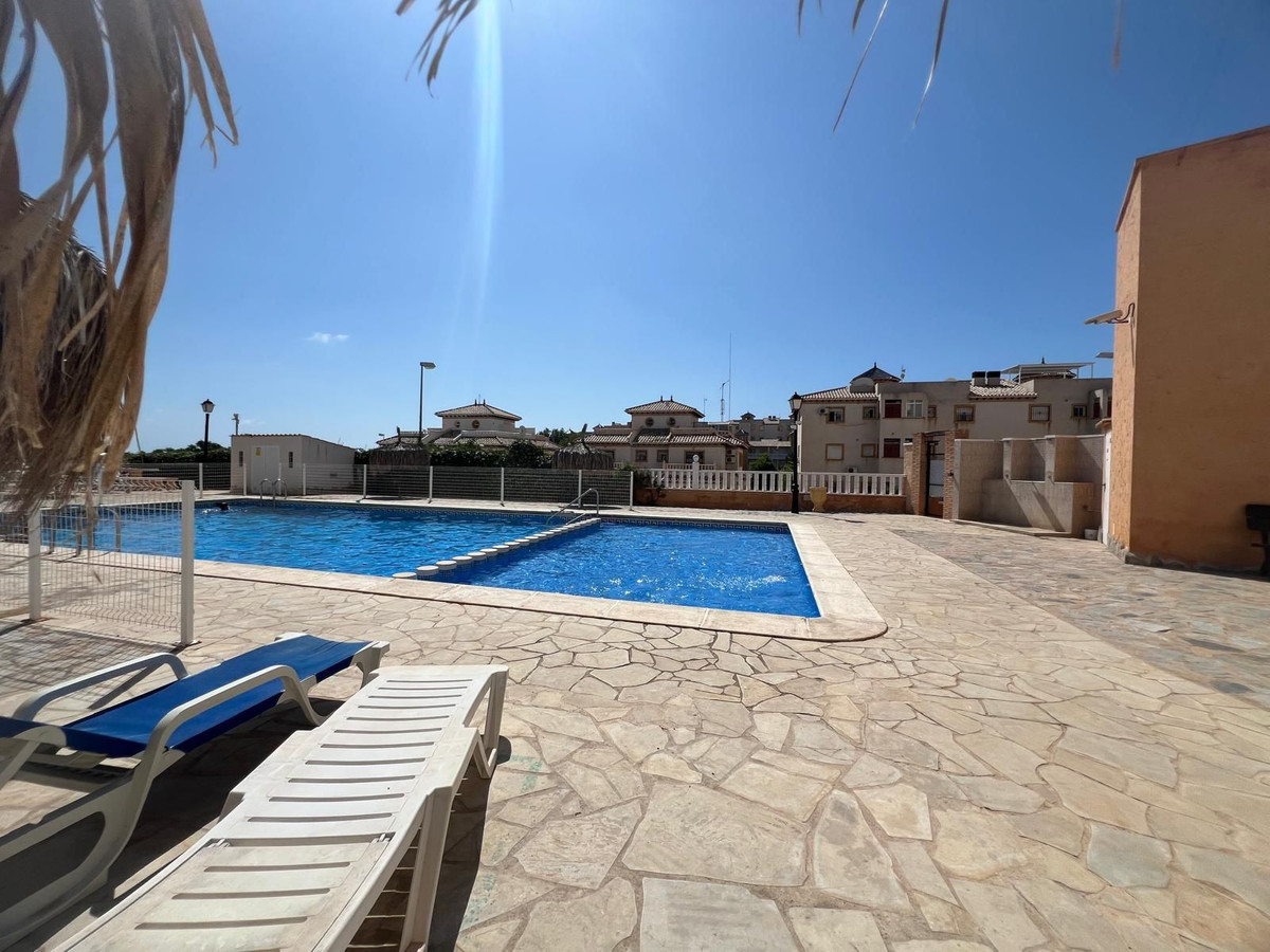 Se vende Apartamento Planta Baja de 2 dormitorios en Costa Blanca, Alicante, España