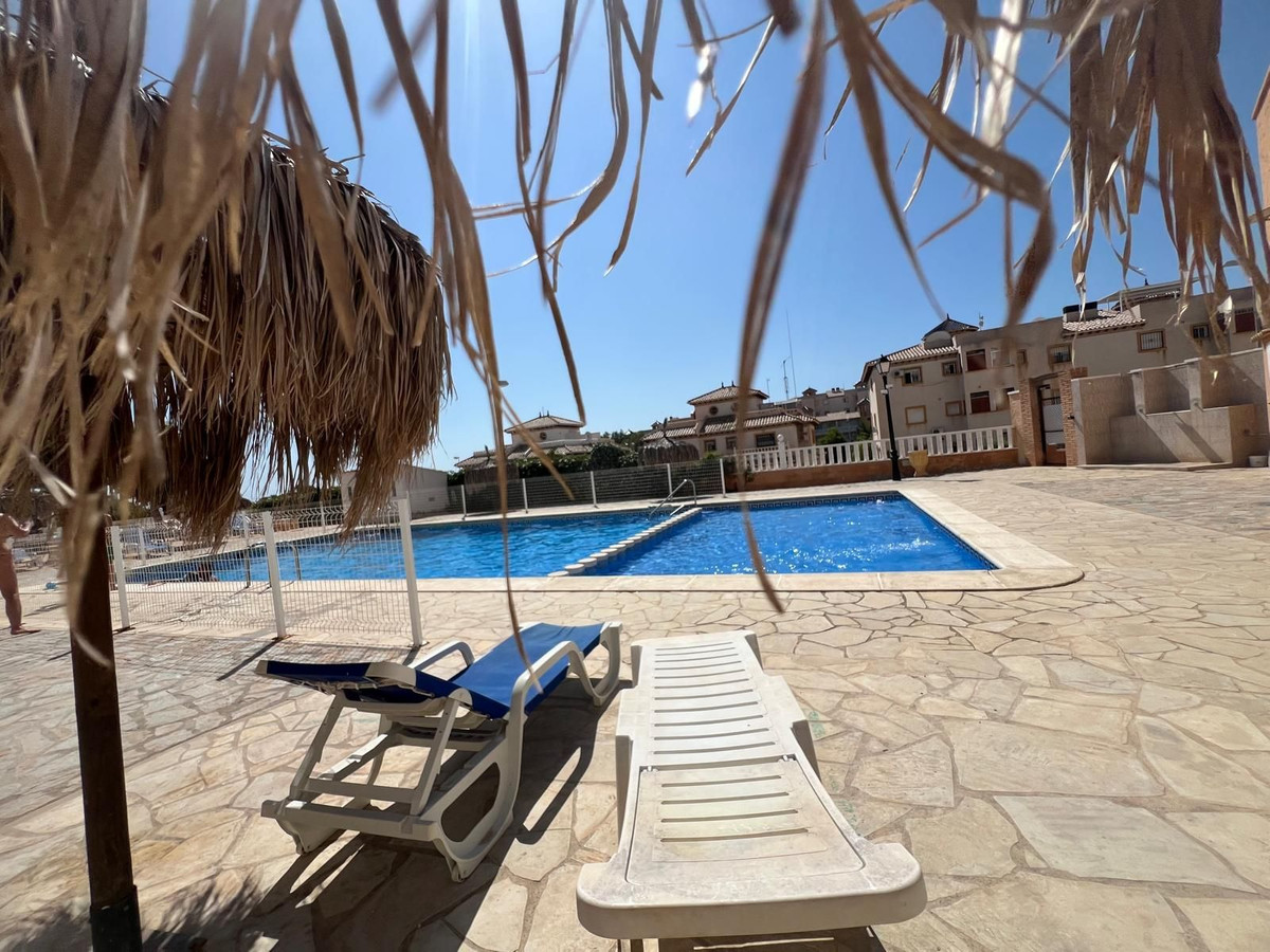 Se vende Apartamento Planta Baja de 2 dormitorios en Costa Blanca, Alicante, España