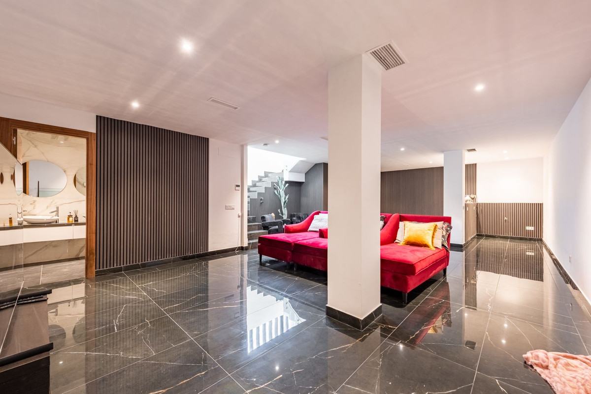 3 Bed Townhouse for sale in Estepona Costa Del Sol, Málaga, Spain