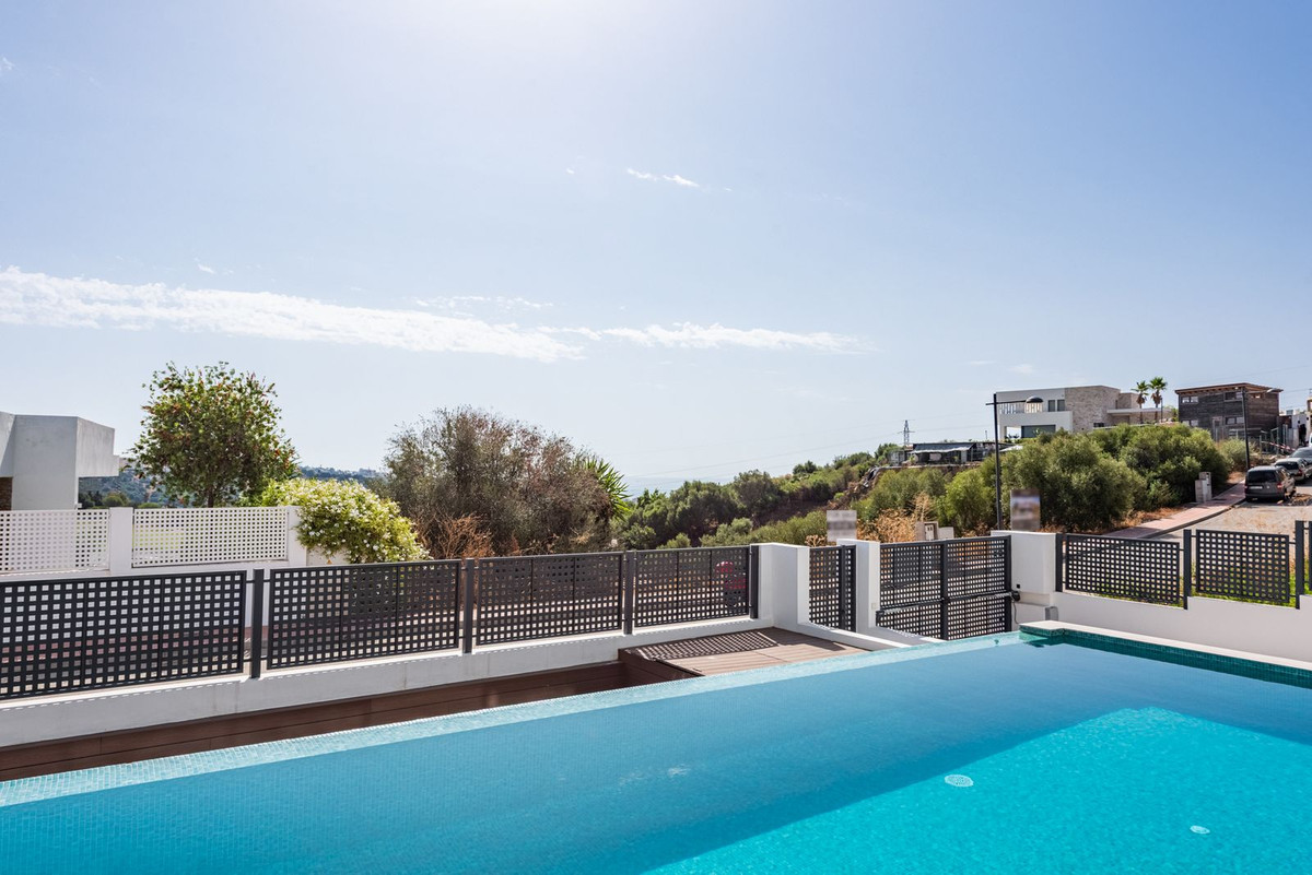 3 Bed Townhouse for sale in Estepona Costa Del Sol, Málaga, Spain