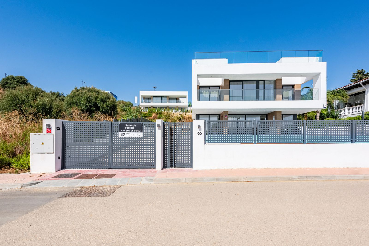 3 Bed Townhouse for sale in Estepona Costa Del Sol, Málaga, Spain