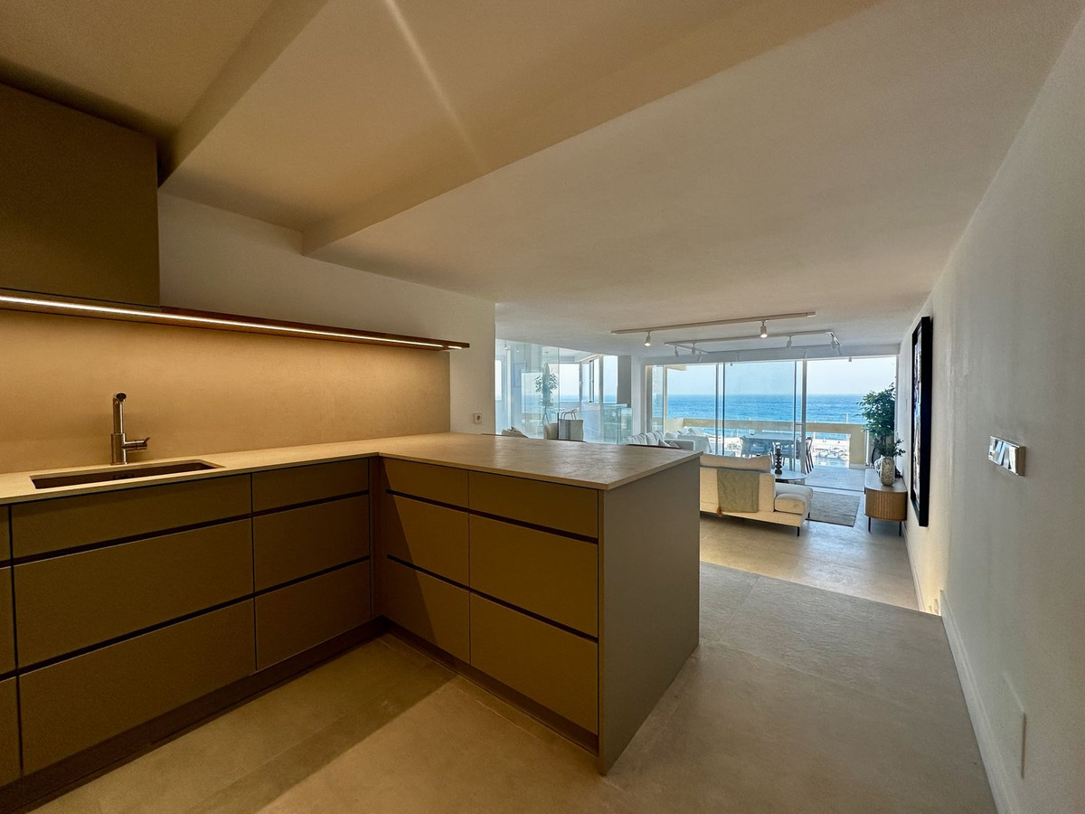 3 Bed Apartment for sale in Marbella Costa Del Sol, Málaga, Spain