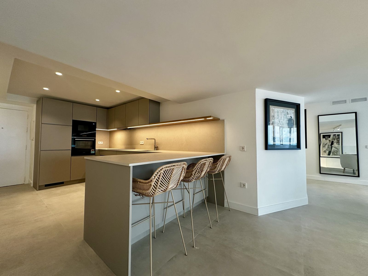 3 Bed Apartment for sale in Marbella Costa Del Sol, Málaga, Spain
