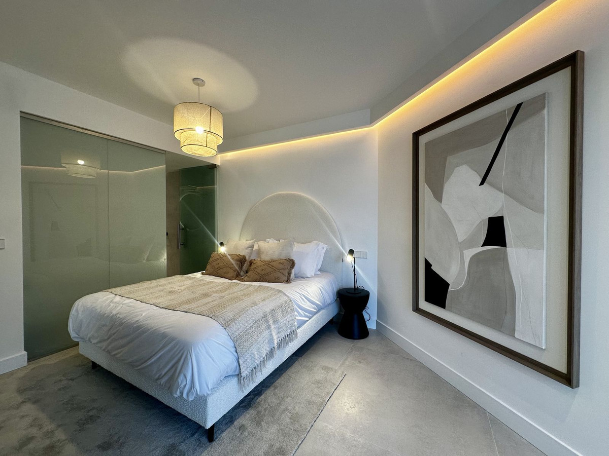 3 Bed Apartment for sale in Marbella Costa Del Sol, Málaga, Spain