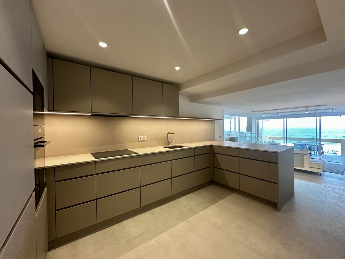 3 Bed Apartment for sale in Marbella Costa Del Sol, Málaga, Spain
