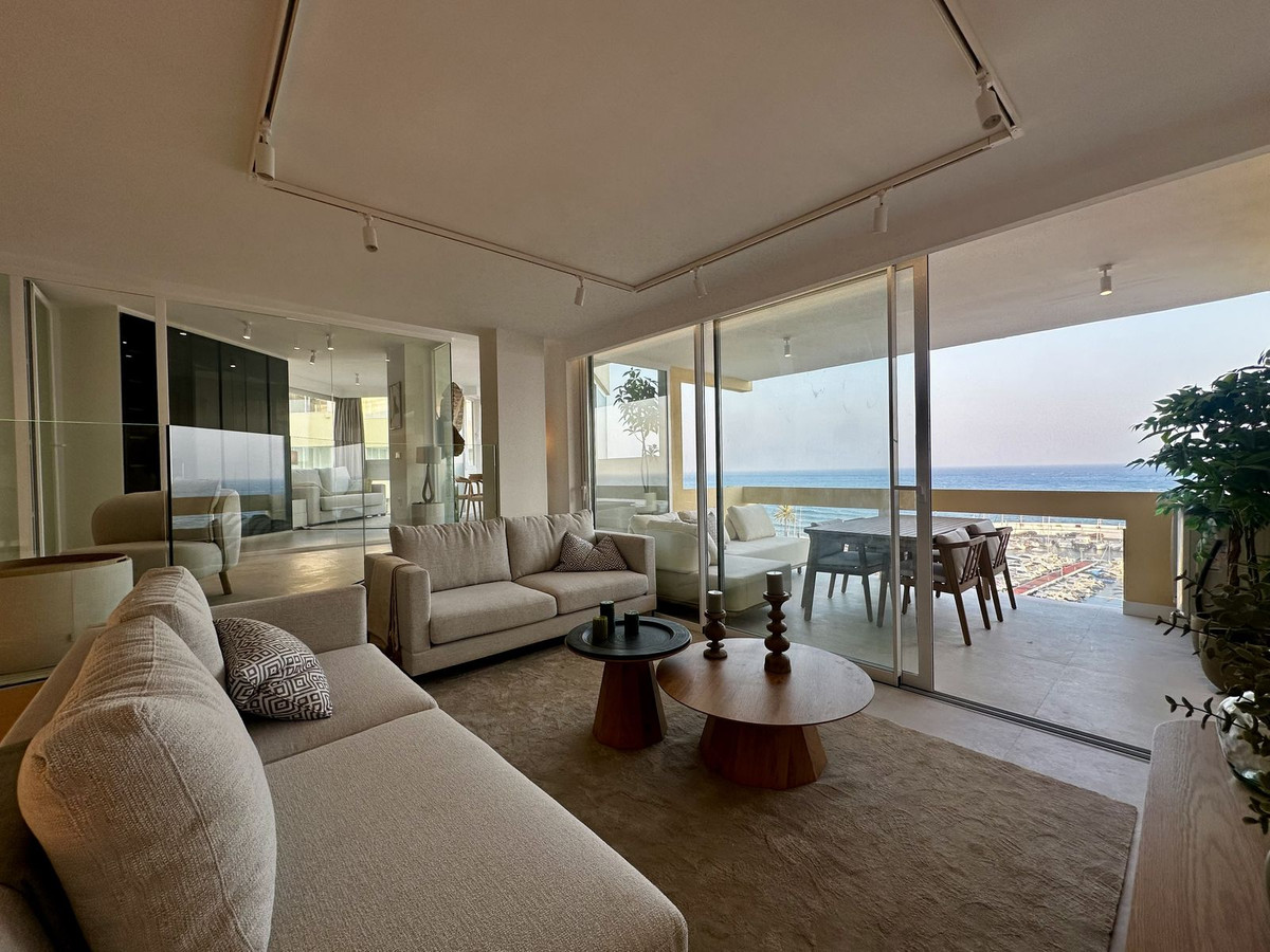 3 Bed Apartment for sale in Marbella Costa Del Sol, Málaga, Spain