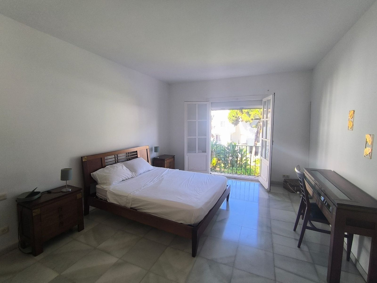 3 Bed Apartment for sale in El Presidente Costa Del Sol, Málaga, Spain