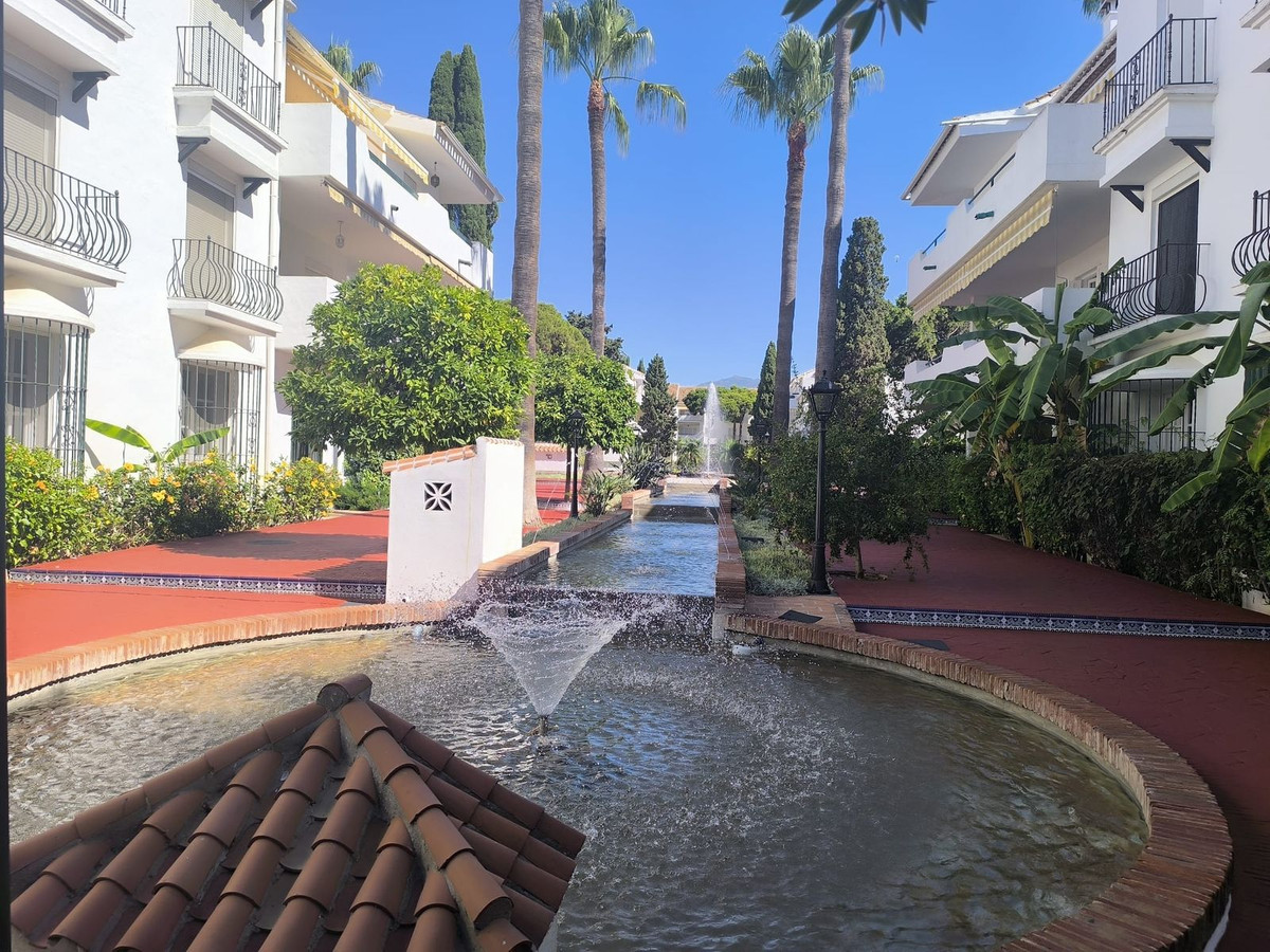 3 Bed Apartment for sale in El Presidente Costa Del Sol, Málaga, Spain